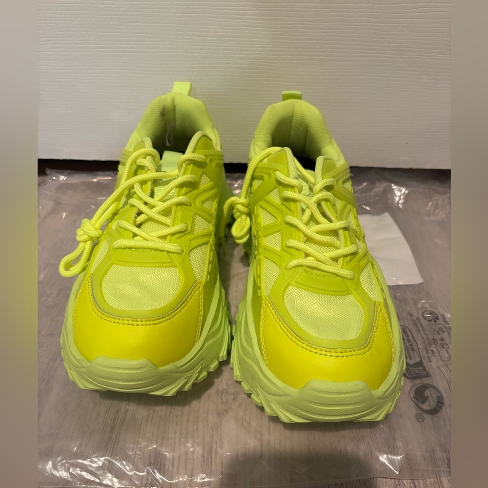 RUNNING Fashion Sneakers in neon green Chunky wedge Size 6.5 shown as 38